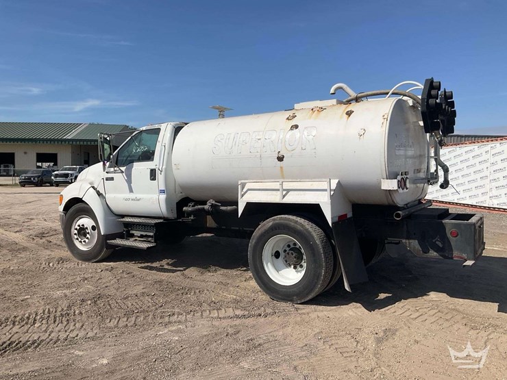 2005-ford-f650-image-4