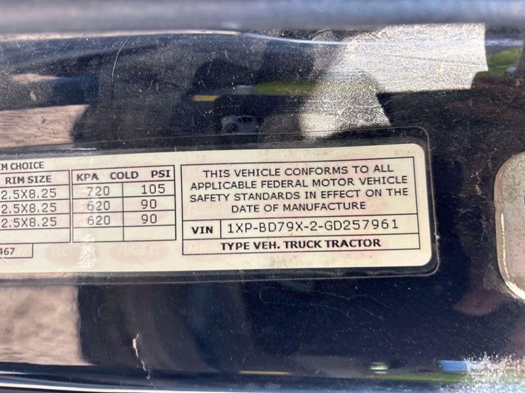2016-peterbilt-579-image-20