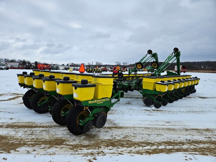 1997-john-deere-1770-image-5