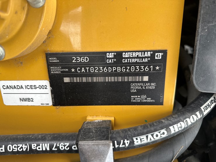 2018-caterpillar-236d-image-46