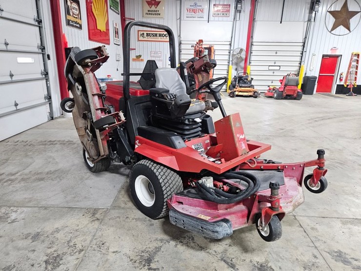 #110-•-2011-toro-groundsmaster-wide-area-mower-image-10