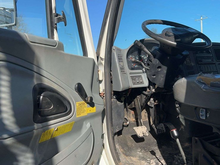 2006-international-durastar-4300-image-17