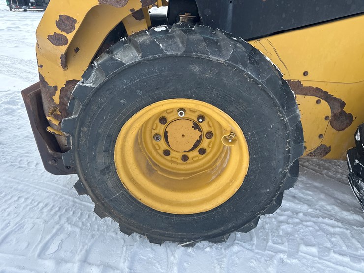 2018-caterpillar-236d-image-44