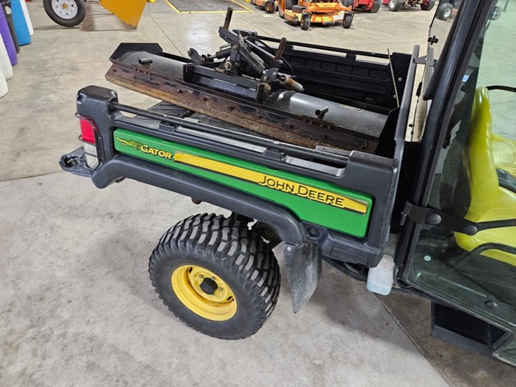 2011-john-deere-gator-image-21