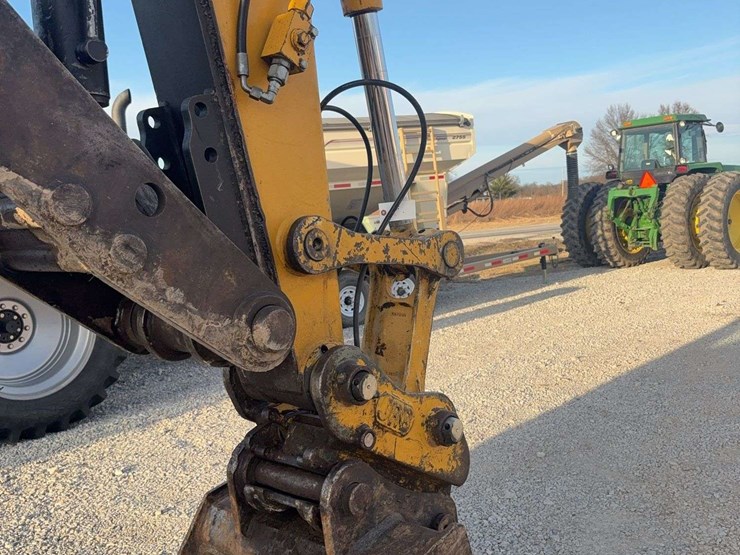 2005-john-deere-135-image-12