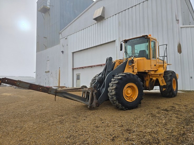 2005-volvo-l110e-image-1