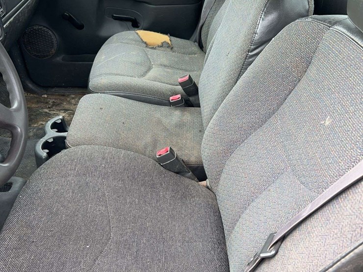 2005-chevrolet-3500-image-15