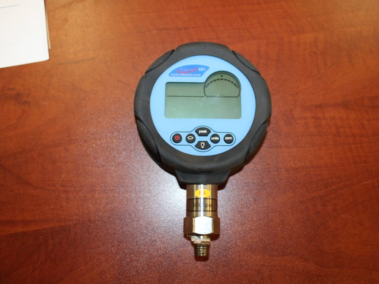 #1051-•-adt681is-digital-pressure-gauge-w/-data-logger-image-1