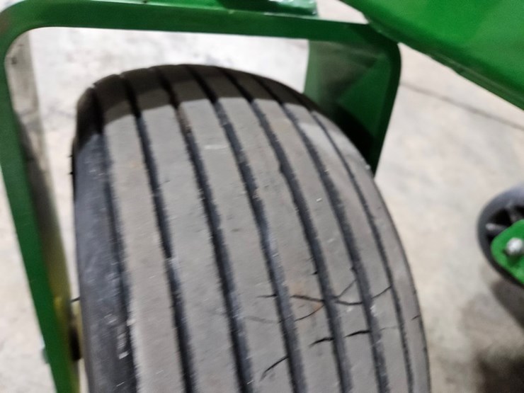 #165-•-2022-john-deere-z977r-zero-turn-mower-image-26