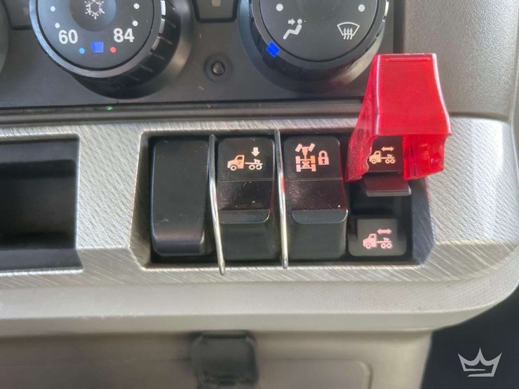 2016-kenworth-t680-image-18