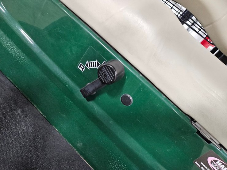 #130-•-2015-yamaha-ydrax5f-golf-cart-image-16