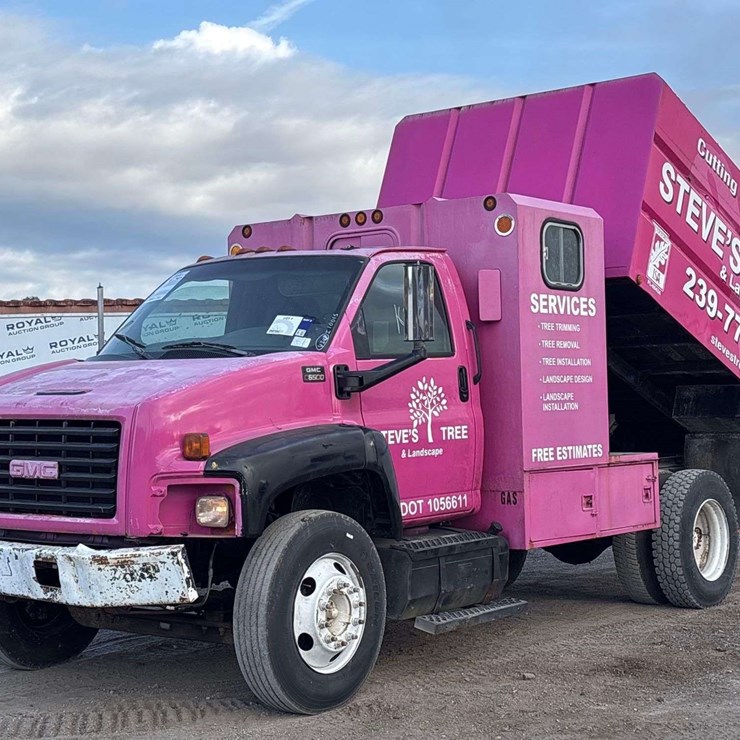 2006 GMC C6500 Crew Cab Chipper Truck