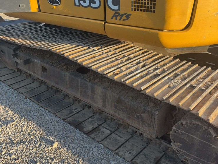 2005-john-deere-135-image-38