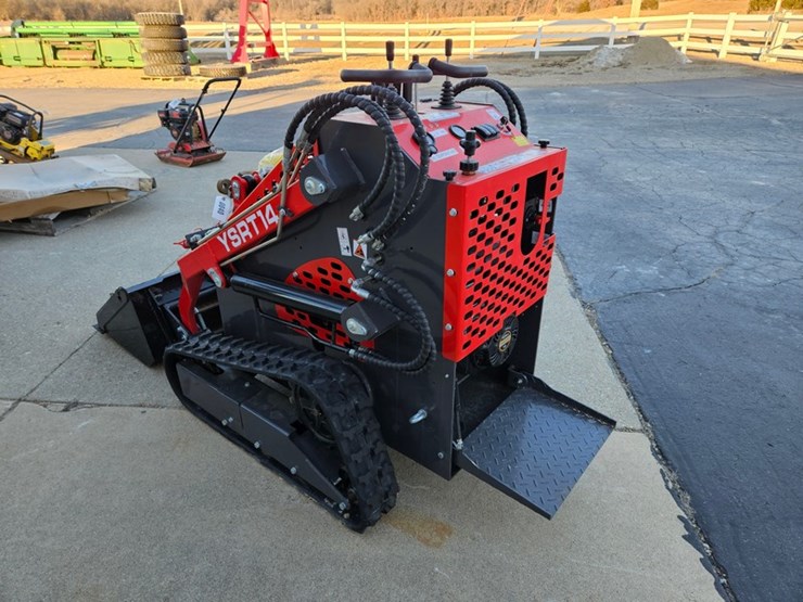 #40-•-2025-agt-ysrt-14-mini-skid-loader-image-3