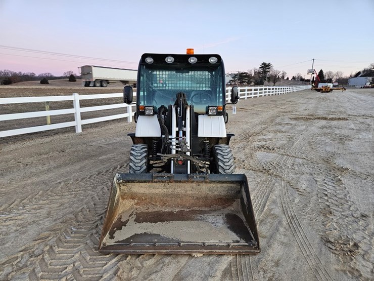 2018-bobcat-toolcat-5600-image-8