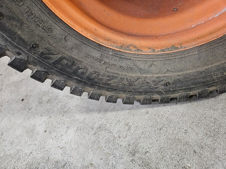 #105-•-2022-scag-v-ride-ii-fuel-injected-stand-on-mower-image-28