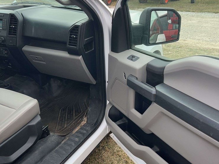 2016-ford-f150-image-10