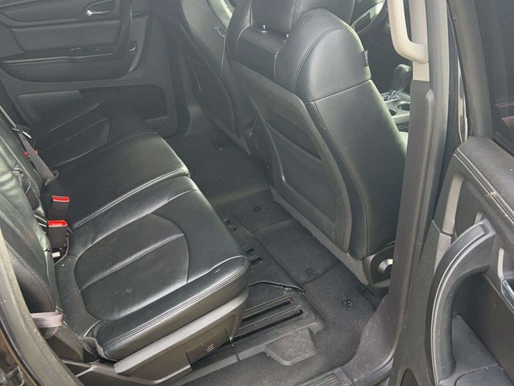 2015-gmc-acadia-image-9