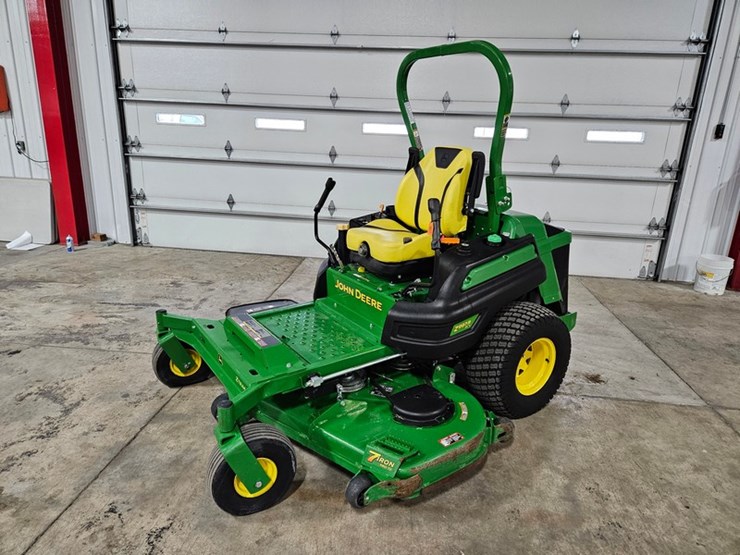 #165-•-2022-john-deere-z977r-zero-turn-mower-image-1