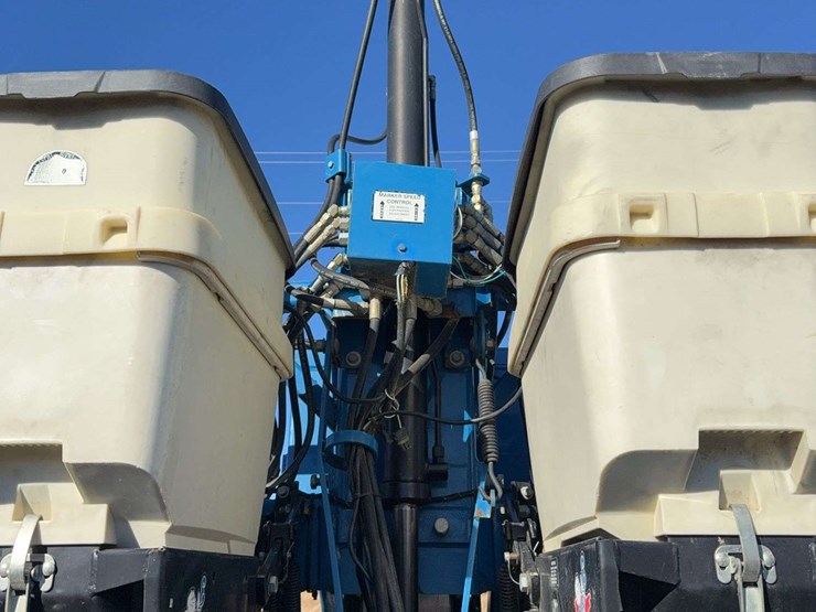 2004-kinze-3650-image-7