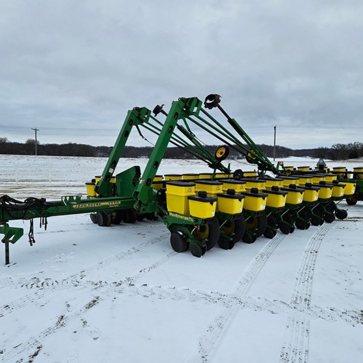 1997 JOHN DEERE 1770