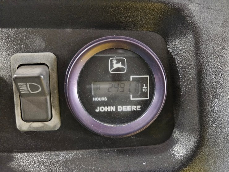 john-deere-gator-image-19