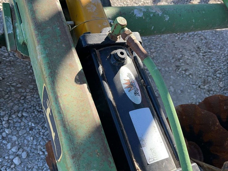 john-deere-230-image-13