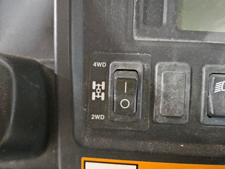 2011-john-deere-gator-image-29