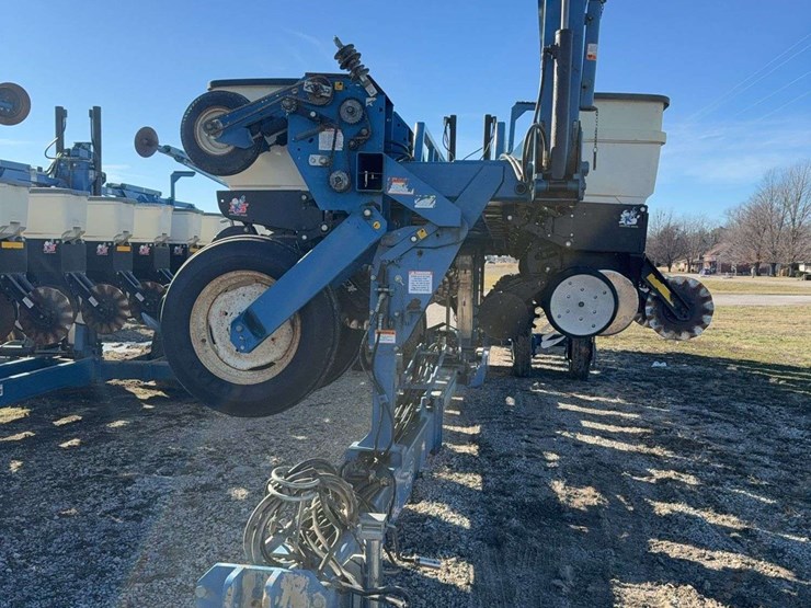 2004-kinze-3650-image-2