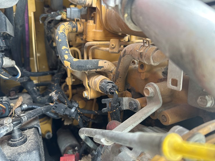 2018-caterpillar-236d-image-34