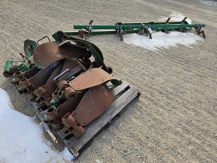 john-deere-12-image-2