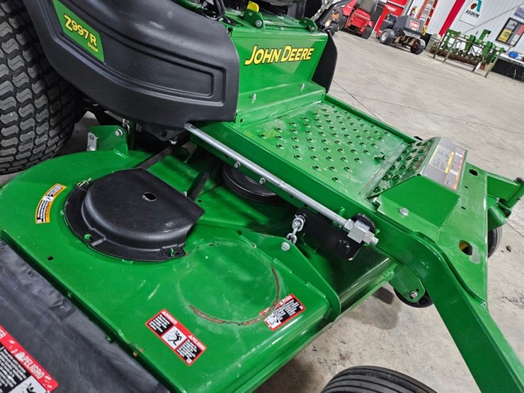 #165-•-2022-john-deere-z977r-zero-turn-mower-image-10