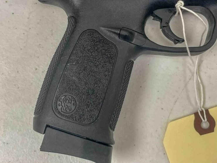 smith-&-wesson-pistol-image-4