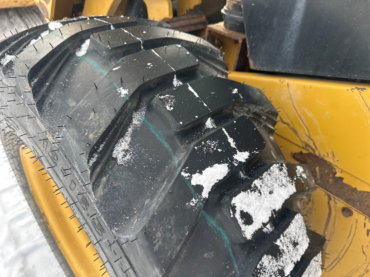 2018-caterpillar-236d-image-45