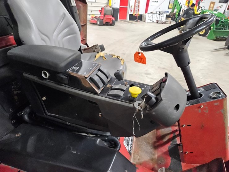 #110-•-2011-toro-groundsmaster-wide-area-mower-image-17