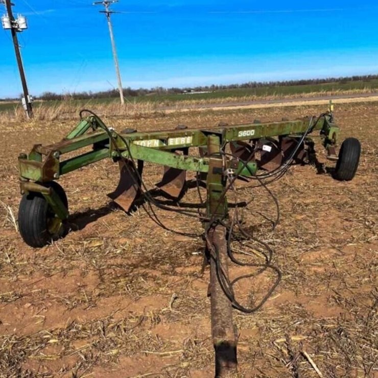 JOHN DEERE 3600