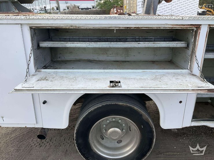 2006-ford-f550-image-29