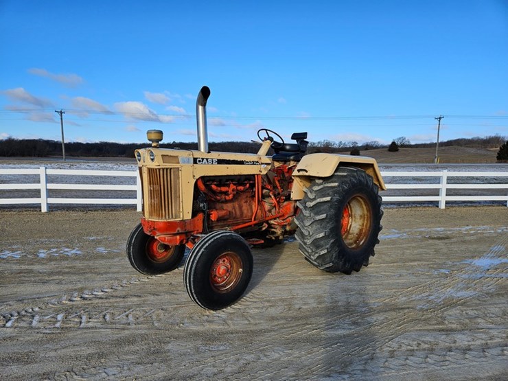 #78-•-case-930-tractor-image-1