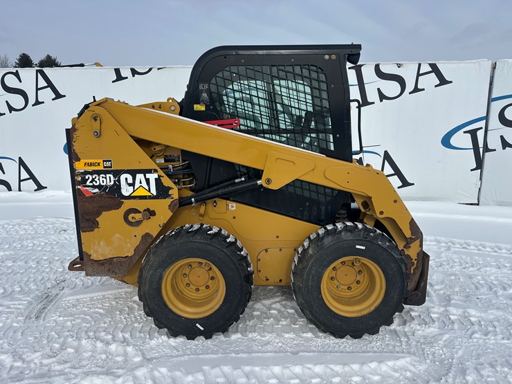 2018-caterpillar-236d-image-6