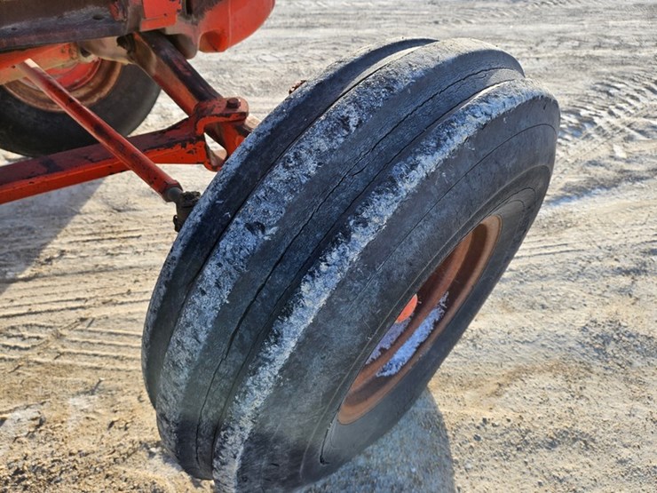 #78-•-case-930-tractor-image-16