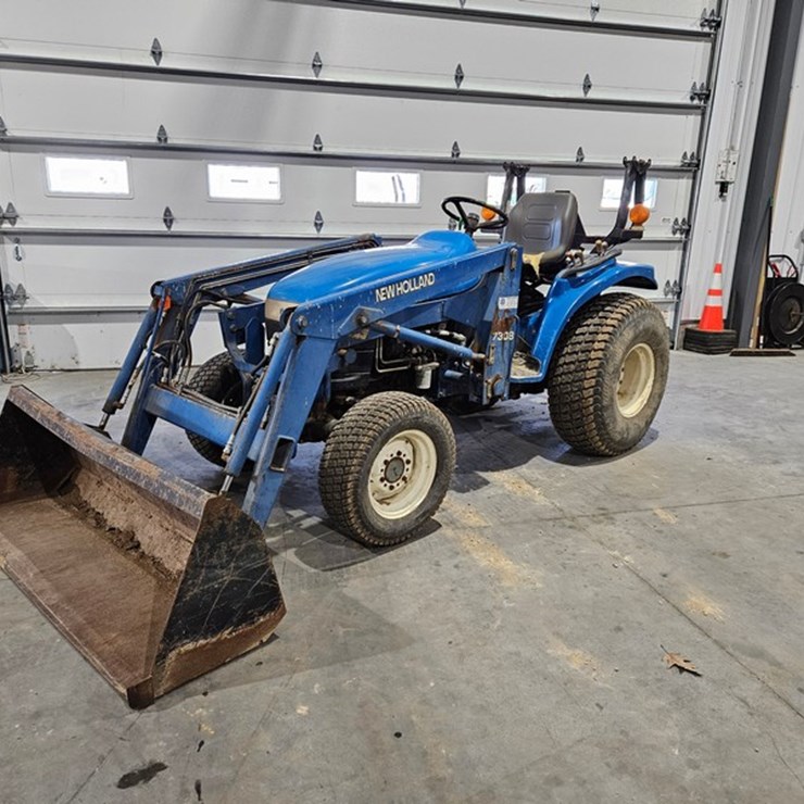 NEW HOLLAND 1530