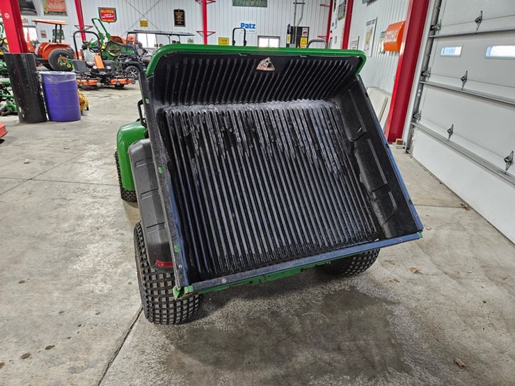 john-deere-gator-image-12