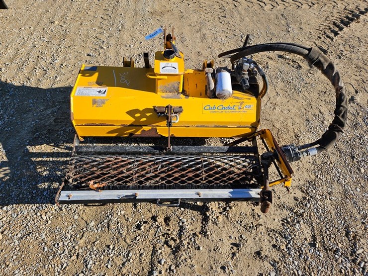 #66-•-cub-cadet-42"-roto-tiller-with-crumbler-image-4
