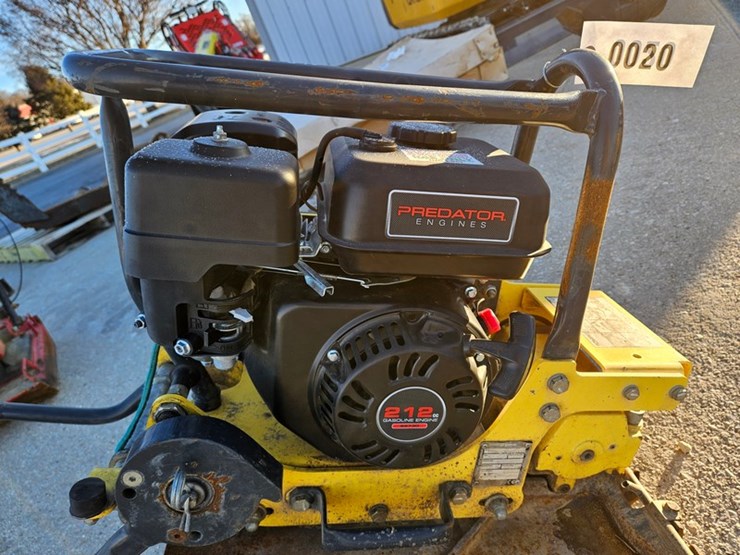 #20-•-bomag-plate-compactor-image-8