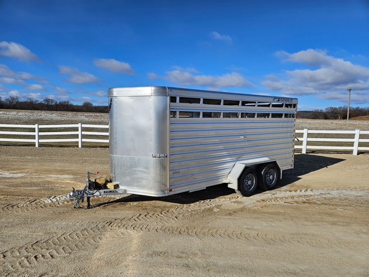 #14-•-2024-featherlite-18'-aluminum-stock-trailer-image-1