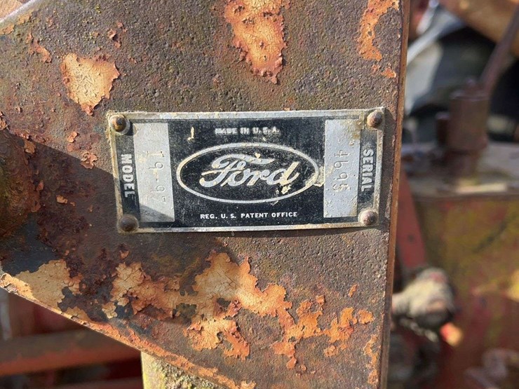 1953-ford-tractor-image-3