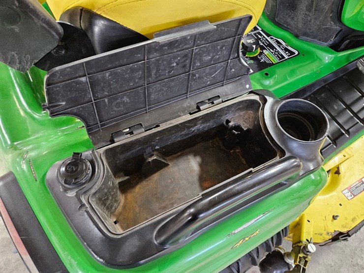 john-deere-x738-image-12