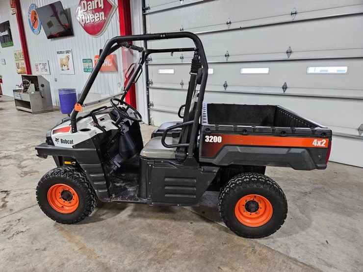 2013-bobcat-3200-image-2