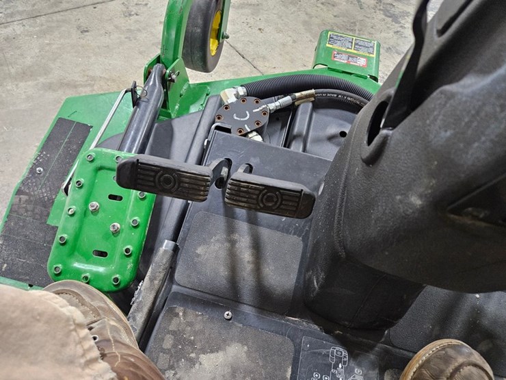 2021-john-deere-1600-turbo-image-25