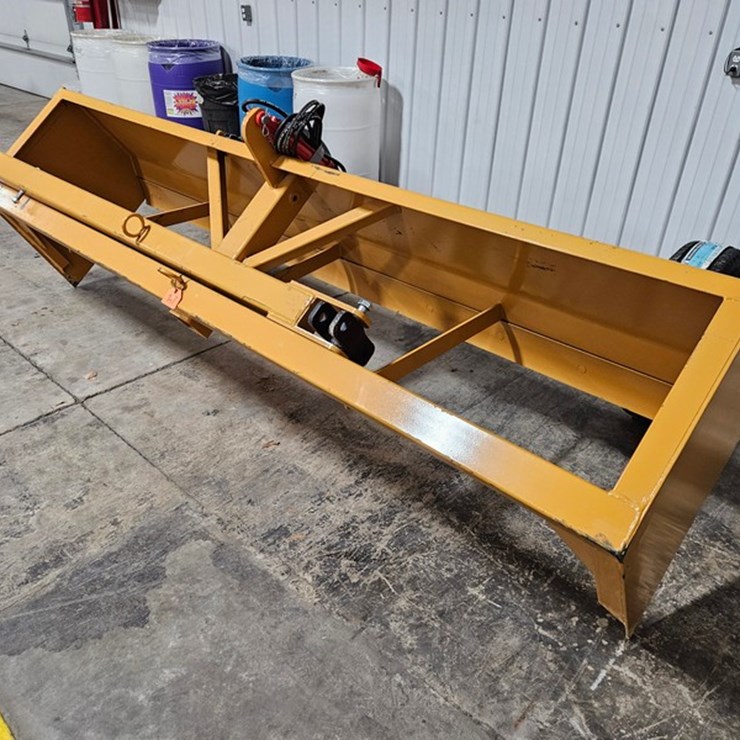 #147 • 2025 Industrias America F10T Box Scraper